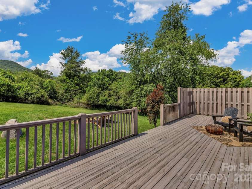 11 Chaz Lane, Candler, NC 28715.  MLS# CAR4258704, YatesRealty ID 17962. 