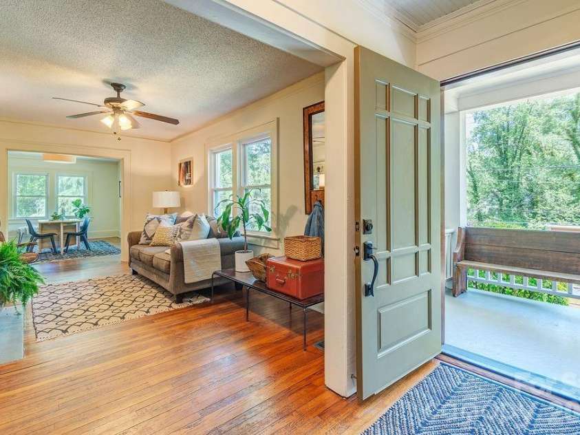 233/231 Fairfax Avenue, Asheville, NC 28806.  MLS# CAR4375366, YatesRealty ID 17963. 
