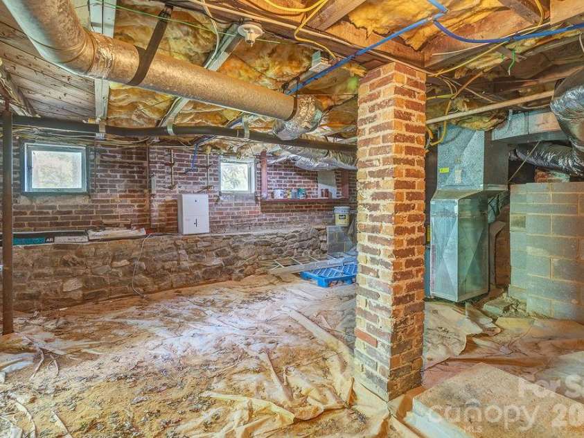 233/231 Fairfax Avenue, Asheville, NC 28806.  MLS# CAR4375366, YatesRealty ID 17963. 