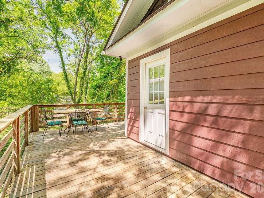 233/231 Fairfax Avenue, Asheville, NC 28806.  MLS# CAR4375366, YatesRealty ID 17963. 