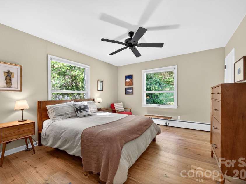 301 Stratford Road, Asheville, NC 28804.  MLS# CAR4372371, YatesRealty ID 17965. 