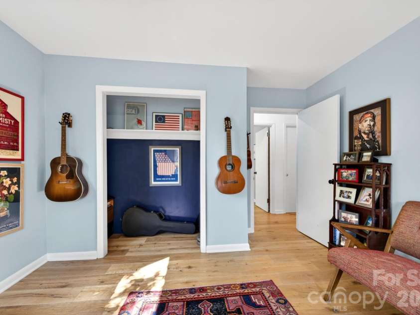 301 Stratford Road, Asheville, NC 28804.  MLS# CAR4372371, YatesRealty ID 17965. 