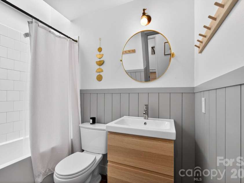 301 Stratford Road, Asheville, NC 28804.  MLS# CAR4372371, YatesRealty ID 17965. 