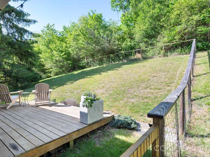 301 Stratford Road, Asheville, NC 28804.  MLS# CAR4372371, YatesRealty ID 17965. 