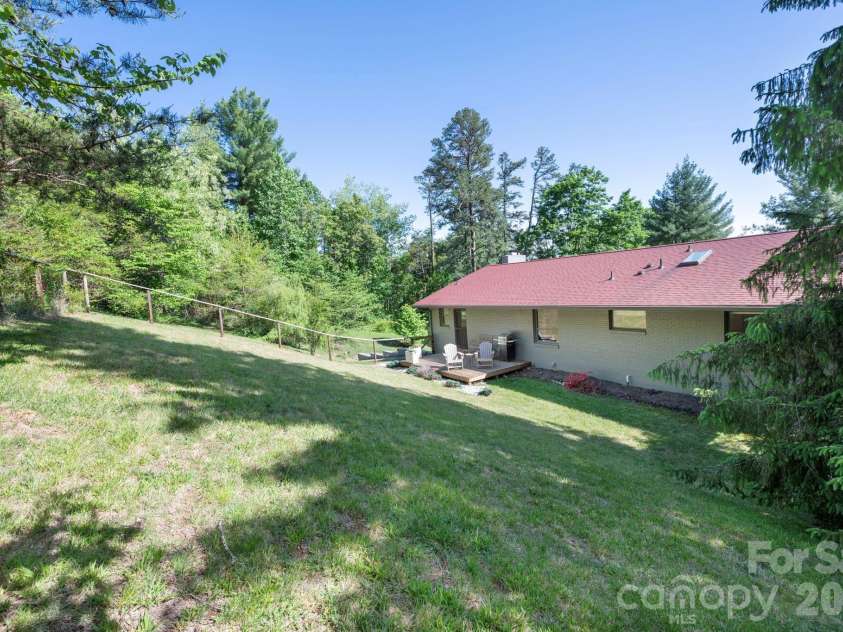 301 Stratford Road, Asheville, NC 28804.  MLS# CAR4417374, YatesRealty ID 17965. 