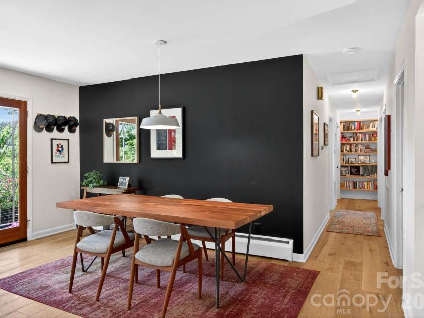 301 Stratford Road, Asheville, NC 28804.  MLS# CAR4417374, YatesRealty ID 17965. Dining Area