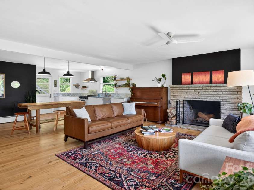 301 Stratford Road, Asheville, NC 28804.  MLS# CAR4417374, YatesRealty ID 17965. Open Floor Plan