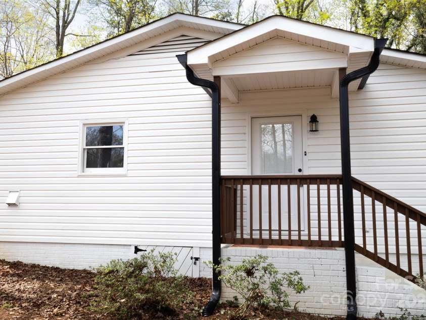1035 Timberlane Drive, Lincolnton, NC 28092.  MLS# CAR4212148, YatesRealty ID 17966. 