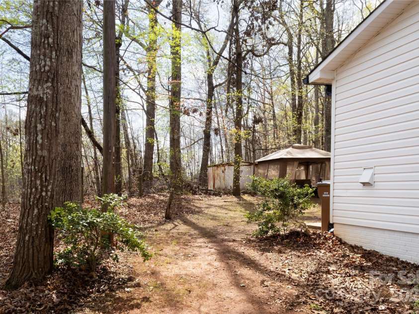 1035 Timberlane Drive, Lincolnton, NC 28092.  MLS# CAR4212148, YatesRealty ID 17966. 