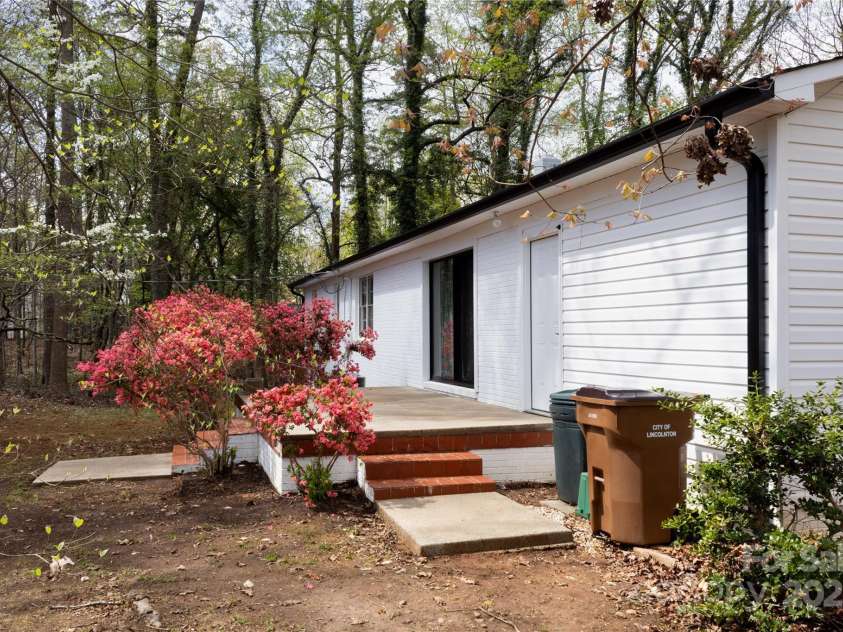 1035 Timberlane Drive, Lincolnton, NC 28092.  MLS# CAR4212148, YatesRealty ID 17966. 