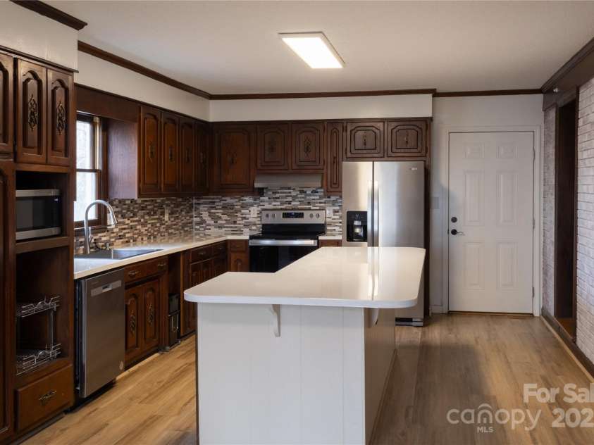 1035 Timberlane Drive, Lincolnton, NC 28092.  MLS# CAR4212148, YatesRealty ID 17966. 