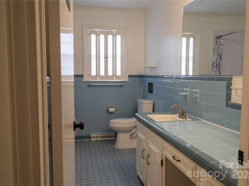 1035 Timberlane Drive, Lincolnton, NC 28092.  MLS# CAR4212148, YatesRealty ID 17966. 