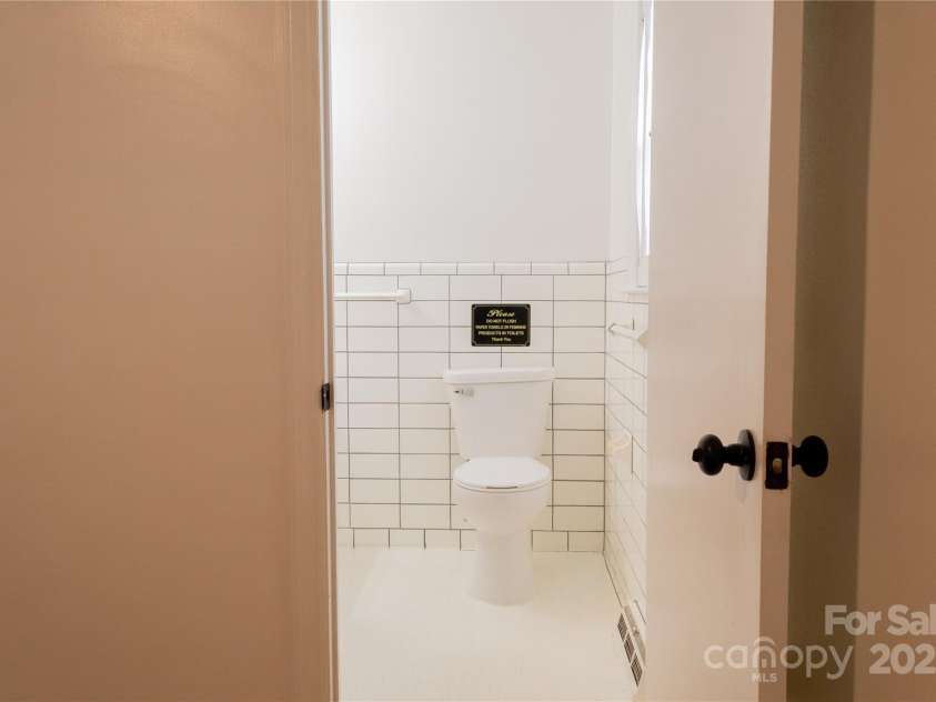 1035 Timberlane Drive, Lincolnton, NC 28092.  MLS# CAR4212148, YatesRealty ID 17966. 