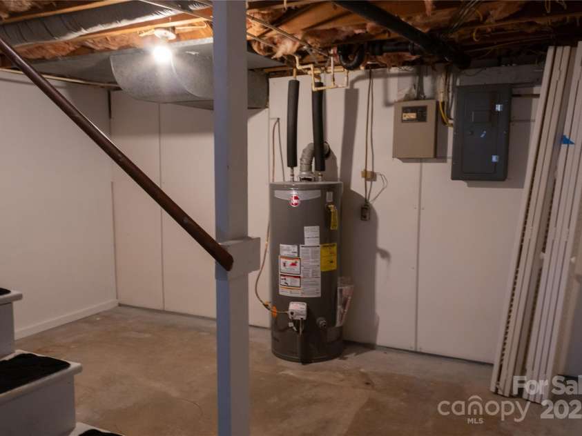 1035 Timberlane Drive, Lincolnton, NC 28092.  MLS# CAR4212148, YatesRealty ID 17966. 