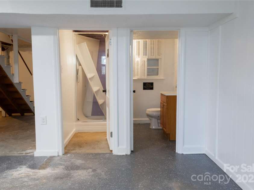 1035 Timberlane Drive, Lincolnton, NC 28092.  MLS# CAR4212148, YatesRealty ID 17966. 