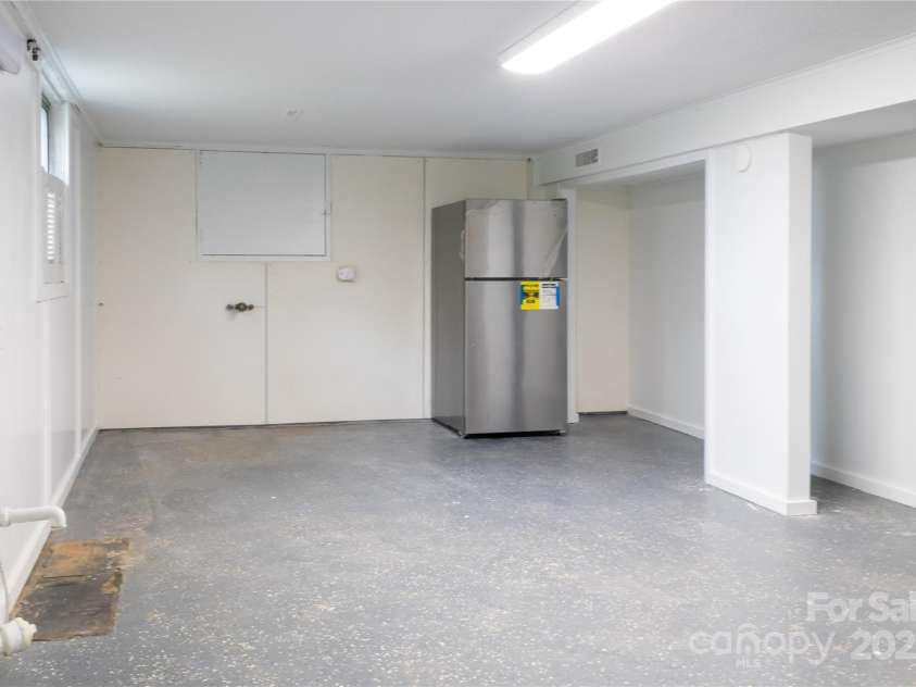 1035 Timberlane Drive, Lincolnton, NC 28092.  MLS# CAR4212148, YatesRealty ID 17966. 