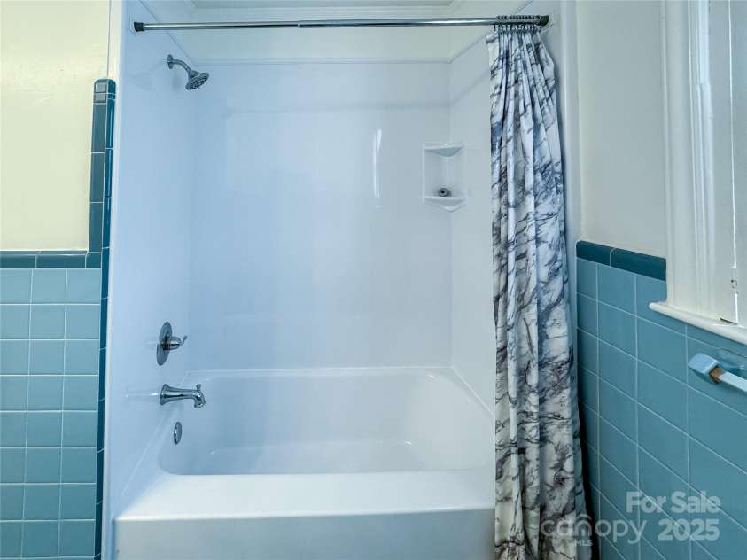 1035 Timberlane Drive, Lincolnton, NC 28092.  MLS# CAR4212148, YatesRealty ID 17966. 