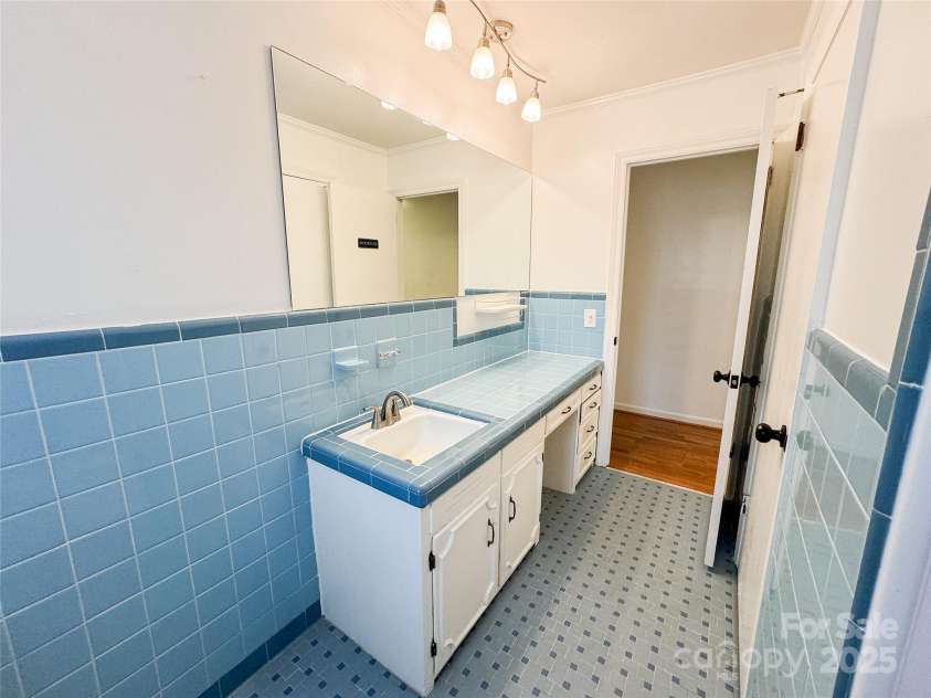 1035 Timberlane Drive, Lincolnton, NC 28092.  MLS# CAR4212148, YatesRealty ID 17966. 