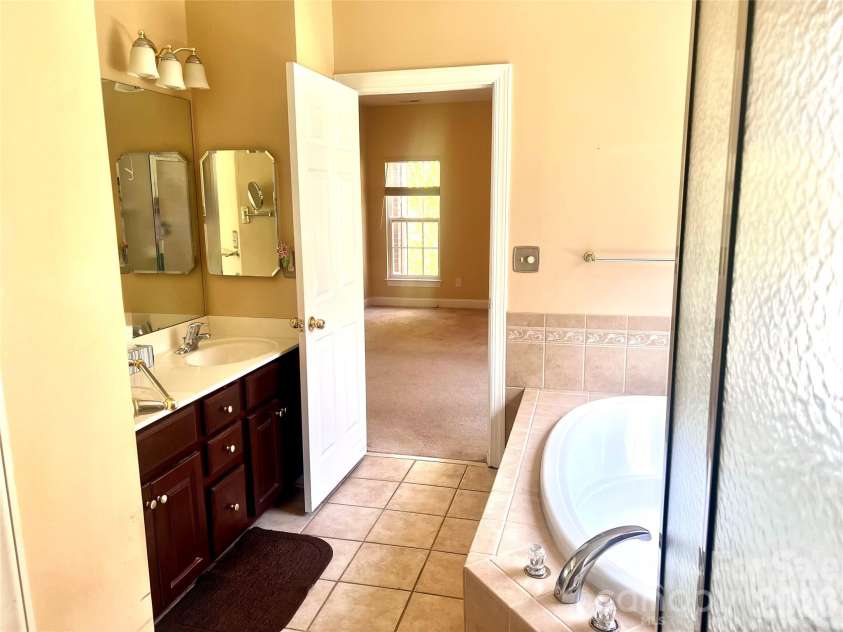 1273 Winged Foot Drive, Denver, NC 28037.  MLS# CAR4368043, YatesRealty ID 17968. 