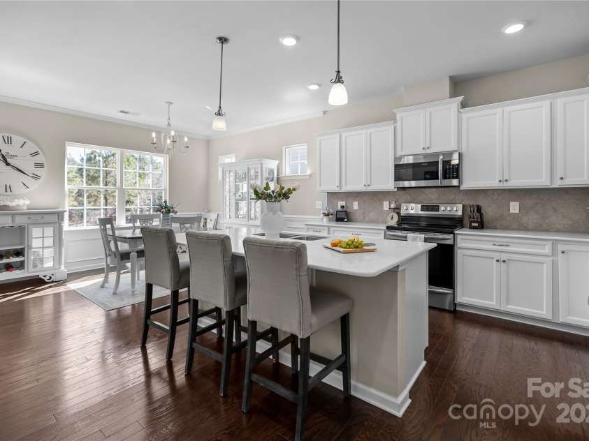 305 Kentmere Lane, Clover, SC 29710.  MLS# CAR4229310, YatesRealty ID 1797. Hardwoods On The Main
