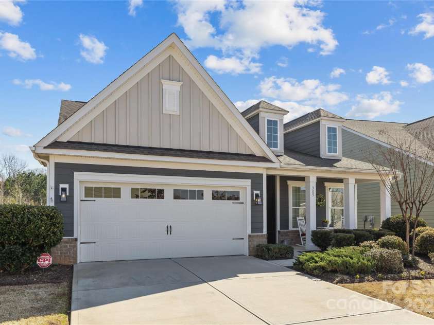 305 Kentmere Lane, Clover, SC 29710.  MLS# CAR4229310, YatesRealty ID 1797. Welcome Home!