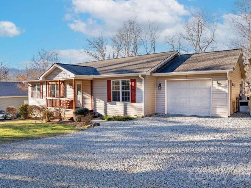 43 Redden Road, Hendersonville, NC 28739.  MLS# CAR4330221, YatesRealty ID 1797. 1 Car Garage