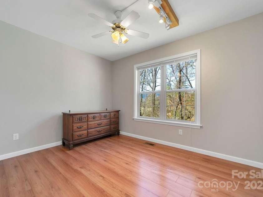 43 Redden Road, Hendersonville, NC 28739.  MLS# CAR4330221, YatesRealty ID 1797. 2nd Bedroom