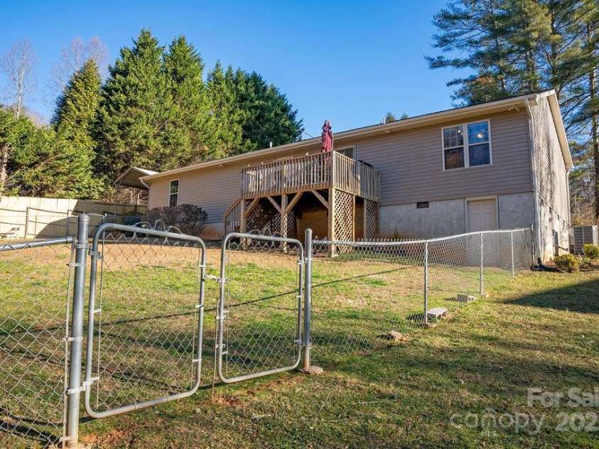 43 Redden Road, Hendersonville, NC 28739.  MLS# CAR4330221, YatesRealty ID 1797. Fenced Back Yard
