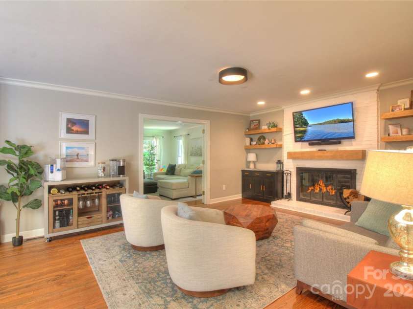 10501 Stonemede Lane, Matthews, NC 28105.  MLS# CAR4252301, YatesRealty ID 17971. 