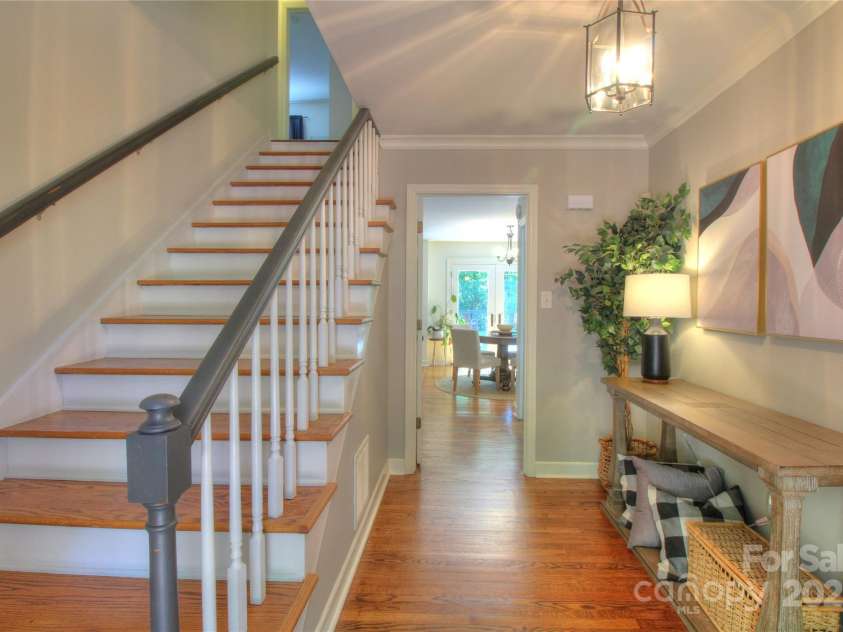 10501 Stonemede Lane, Matthews, NC 28105.  MLS# CAR4252301, YatesRealty ID 17971. 