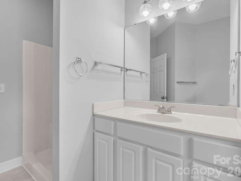 79 Mill Pond Way, Hendersonville, NC 28791.  MLS# CAR4363117, YatesRealty ID 17971. Full Bath