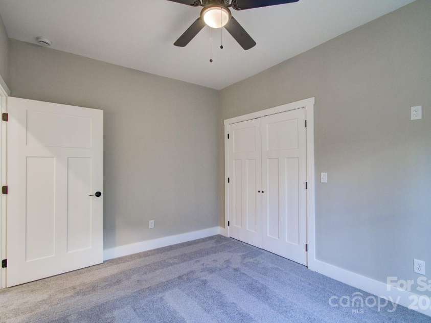 131 Northbend Drive, Asheville, NC 28804.  MLS# CAR4196699, YatesRealty ID 17973. 