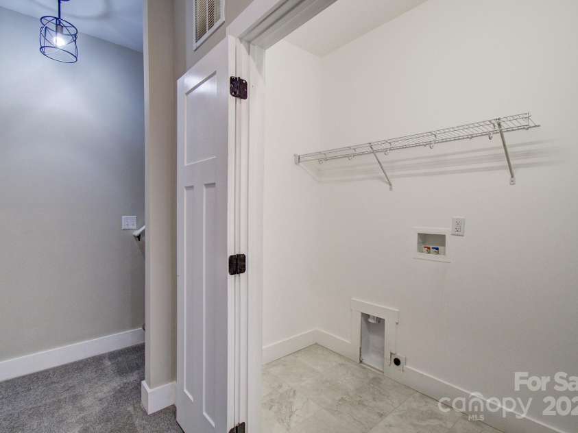 131 Northbend Drive, Asheville, NC 28804.  MLS# CAR4196699, YatesRealty ID 17973. 