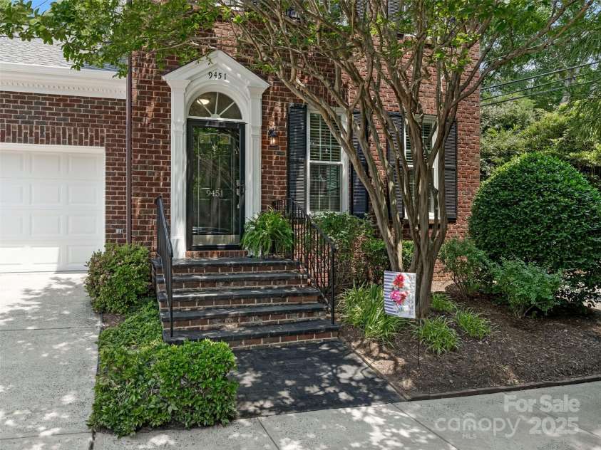 9451 Bonnie Briar Circle, Charlotte, NC 28277.  MLS# CAR4266771, YatesRealty ID 17975. 