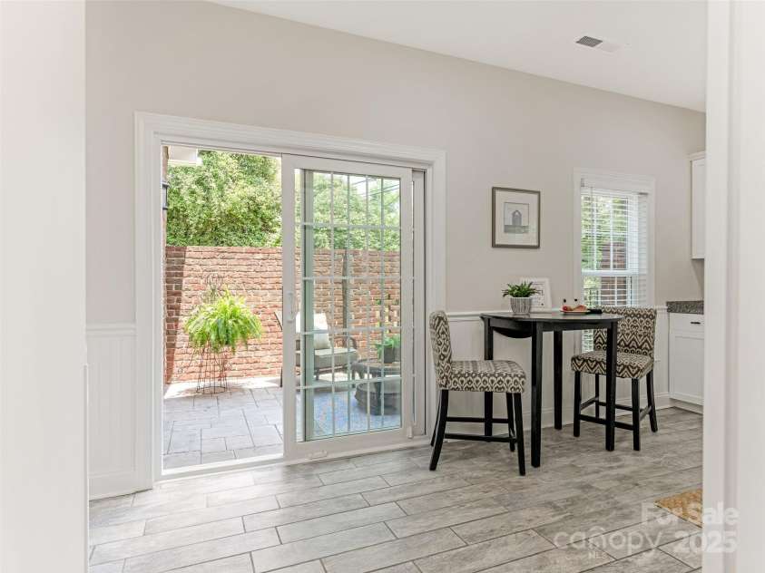 9451 Bonnie Briar Circle, Charlotte, NC 28277.  MLS# CAR4266771, YatesRealty ID 17975. 