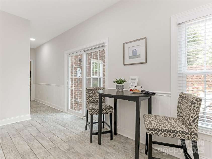 9451 Bonnie Briar Circle, Charlotte, NC 28277.  MLS# CAR4266771, YatesRealty ID 17975. 