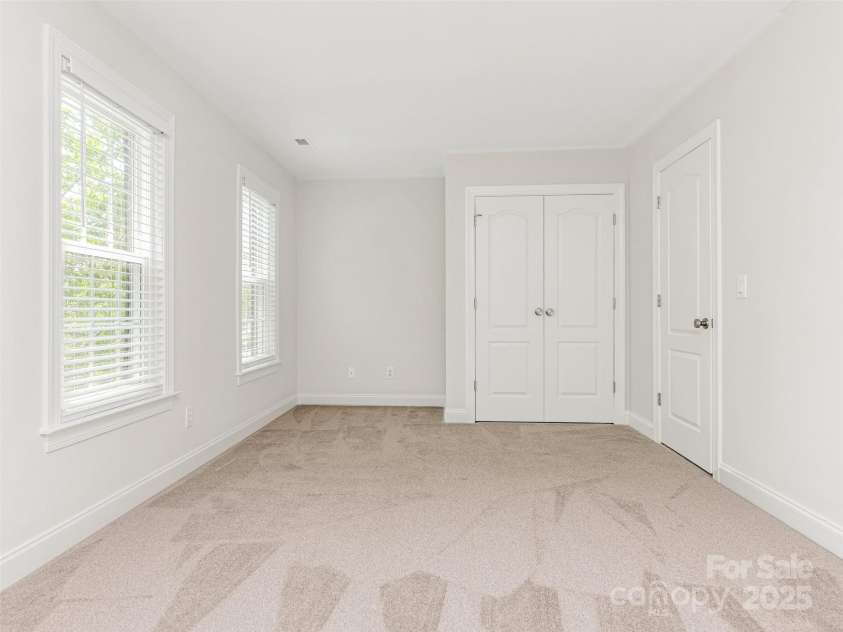 9451 Bonnie Briar Circle, Charlotte, NC 28277.  MLS# CAR4266771, YatesRealty ID 17975. 