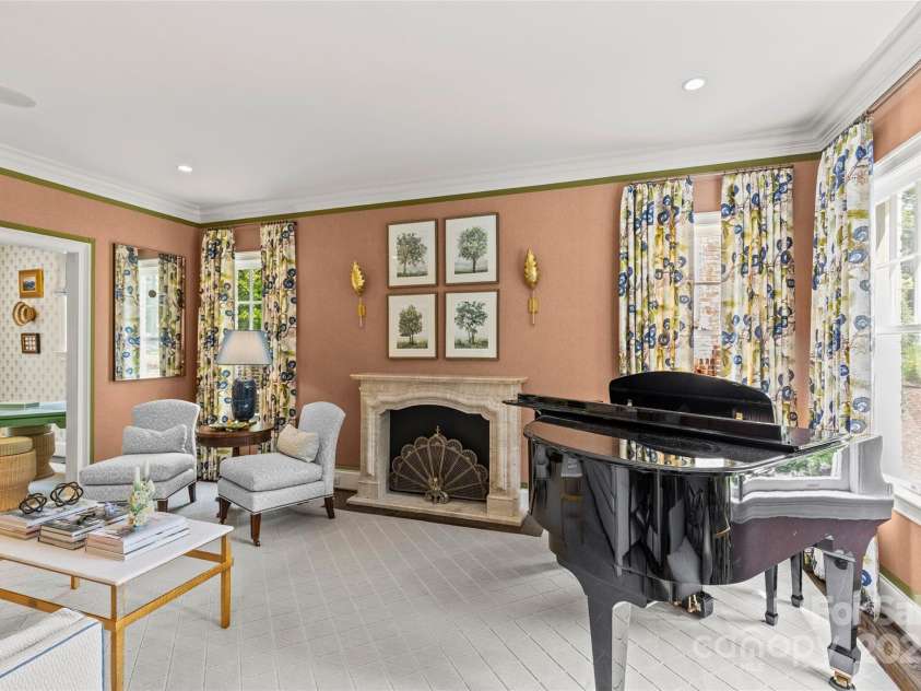 206 Hillside Avenue, Charlotte, NC 28209.  MLS# CAR4266183, YatesRealty ID 17976. 