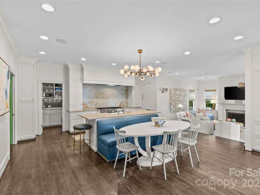 206 Hillside Avenue, Charlotte, NC 28209.  MLS# CAR4266183, YatesRealty ID 17976. 