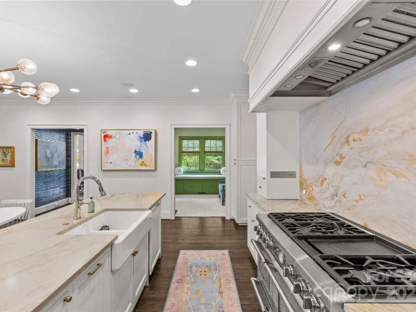 206 Hillside Avenue, Charlotte, NC 28209.  MLS# CAR4266183, YatesRealty ID 17976. 