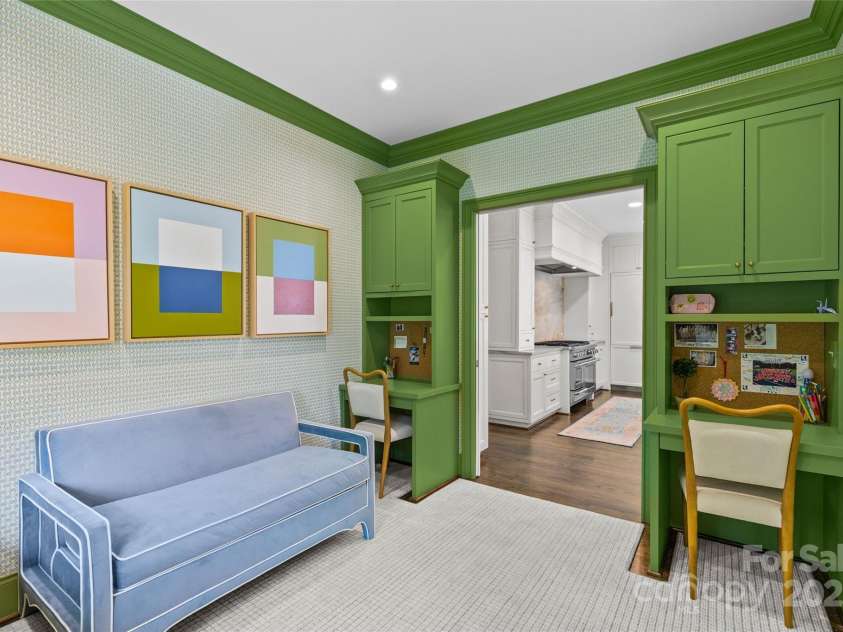206 Hillside Avenue, Charlotte, NC 28209.  MLS# CAR4266183, YatesRealty ID 17976. 