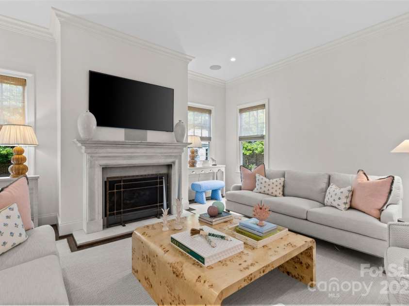 206 Hillside Avenue, Charlotte, NC 28209.  MLS# CAR4266183, YatesRealty ID 17976. 