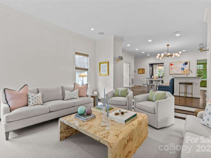 206 Hillside Avenue, Charlotte, NC 28209.  MLS# CAR4266183, YatesRealty ID 17976. 