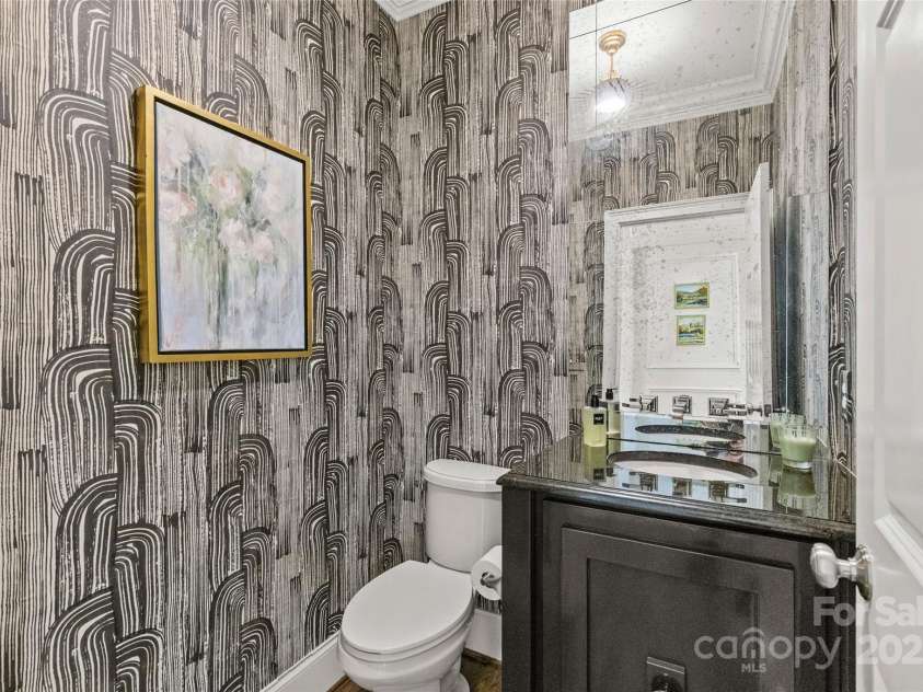 206 Hillside Avenue, Charlotte, NC 28209.  MLS# CAR4266183, YatesRealty ID 17976. 
