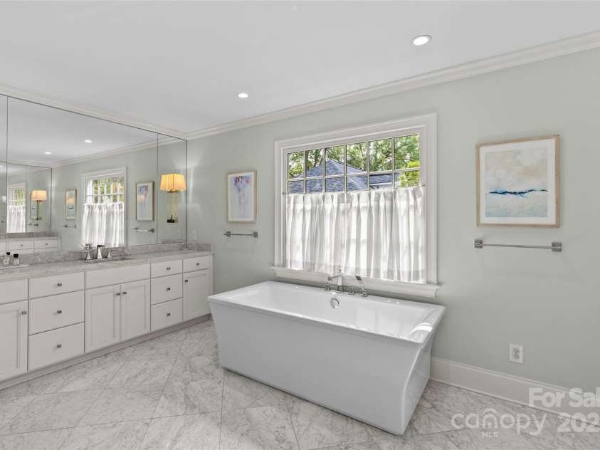 206 Hillside Avenue, Charlotte, NC 28209.  MLS# CAR4266183, YatesRealty ID 17976. 