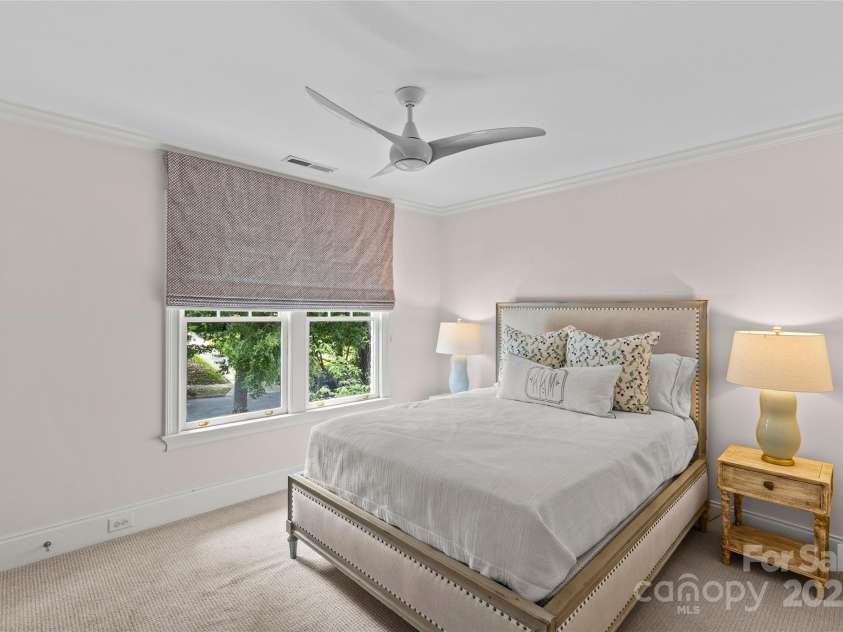 206 Hillside Avenue, Charlotte, NC 28209.  MLS# CAR4266183, YatesRealty ID 17976. 