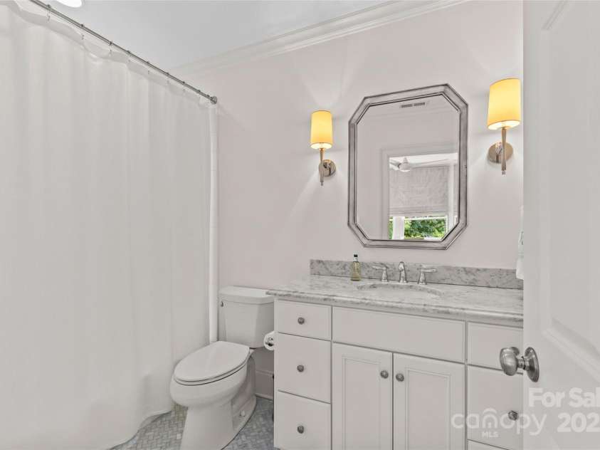 206 Hillside Avenue, Charlotte, NC 28209.  MLS# CAR4266183, YatesRealty ID 17976. 