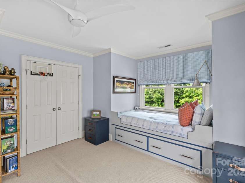 206 Hillside Avenue, Charlotte, NC 28209.  MLS# CAR4266183, YatesRealty ID 17976. 