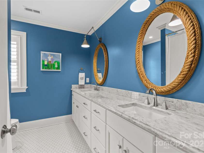 206 Hillside Avenue, Charlotte, NC 28209.  MLS# CAR4266183, YatesRealty ID 17976. 