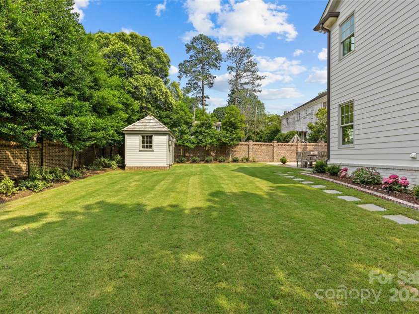 206 Hillside Avenue, Charlotte, NC 28209.  MLS# CAR4266183, YatesRealty ID 17976. 